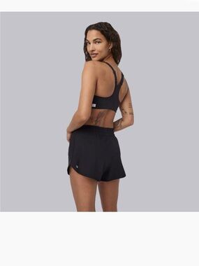 Vuori dynamic bra size xs medium support green new